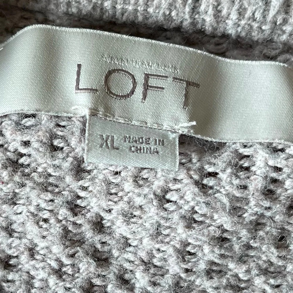 Ann Taylor Loft long sleeved TAN sweater, size XL - Picture 3 of 5